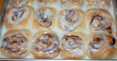 UBE Cinnamon Rolls W/ Glaze